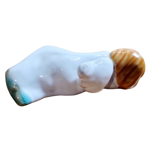 Vintage Porcelain Reclining Angel Figurine Hand Painted Christmas 2003 - Picture 4 of 10